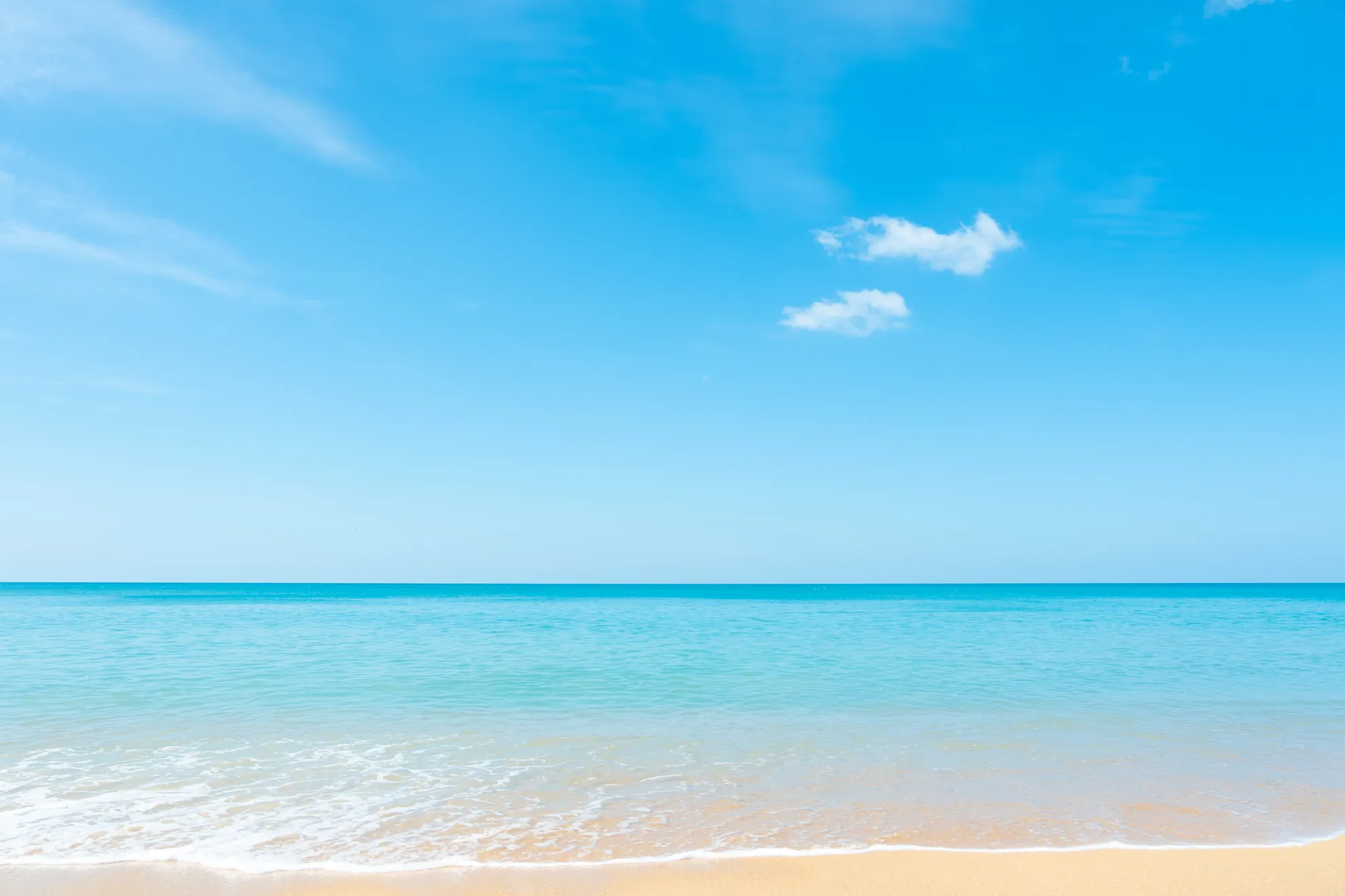 横浜ベイブリッジ沖合